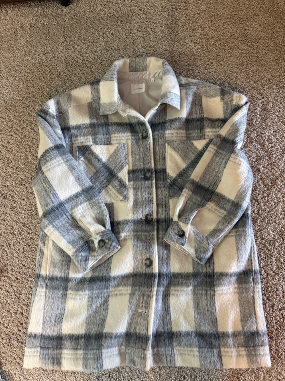 7 Diamonds Cream and Gray Plaid Button-Front Shacket